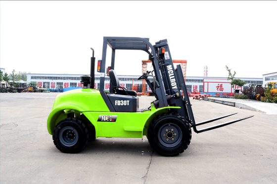 Camion élévateur tout-terrain à vibration réduite pour améliorer la sécurité sur le lieu de travail et réduire le risque d'accidents